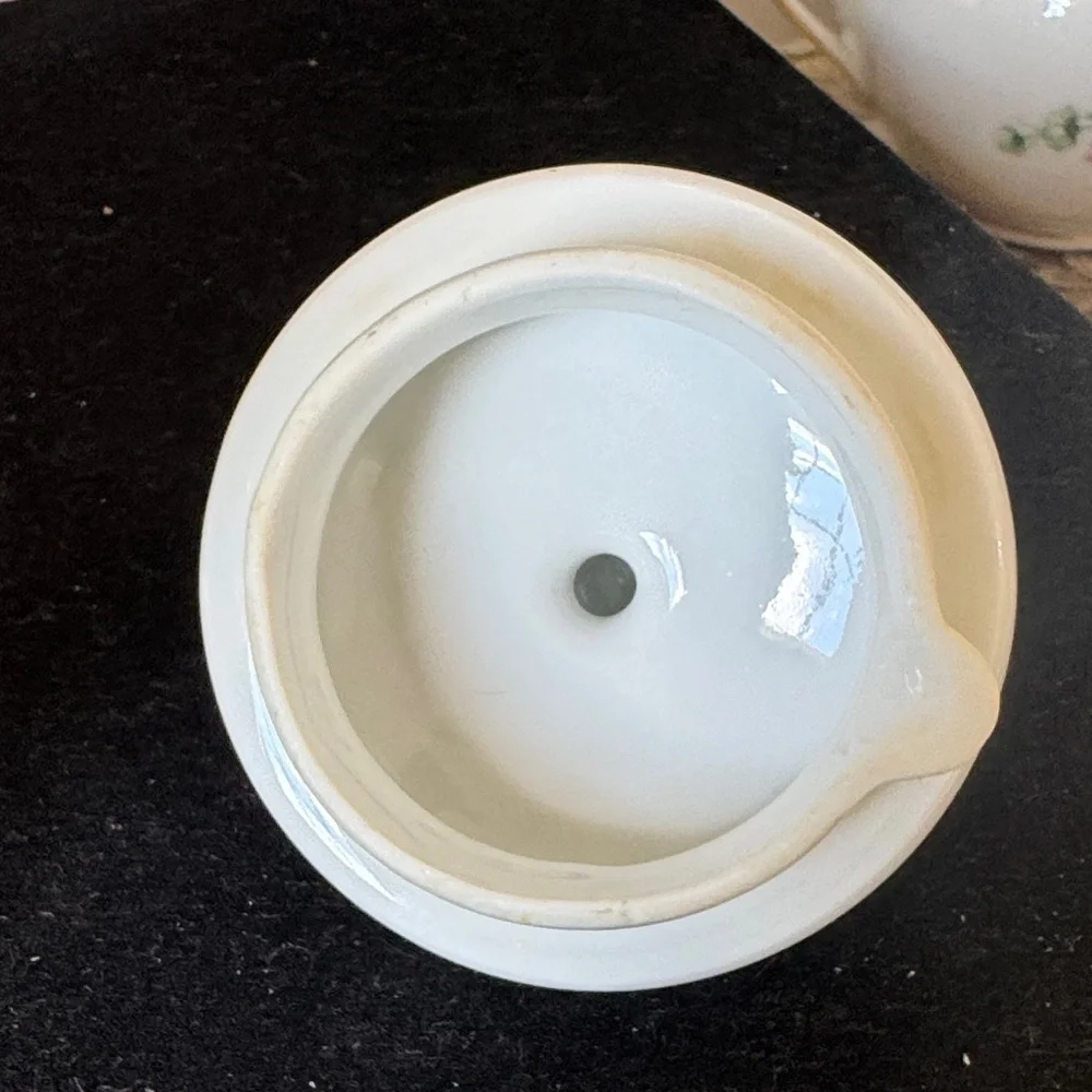 Royal Crown elegant porcelain